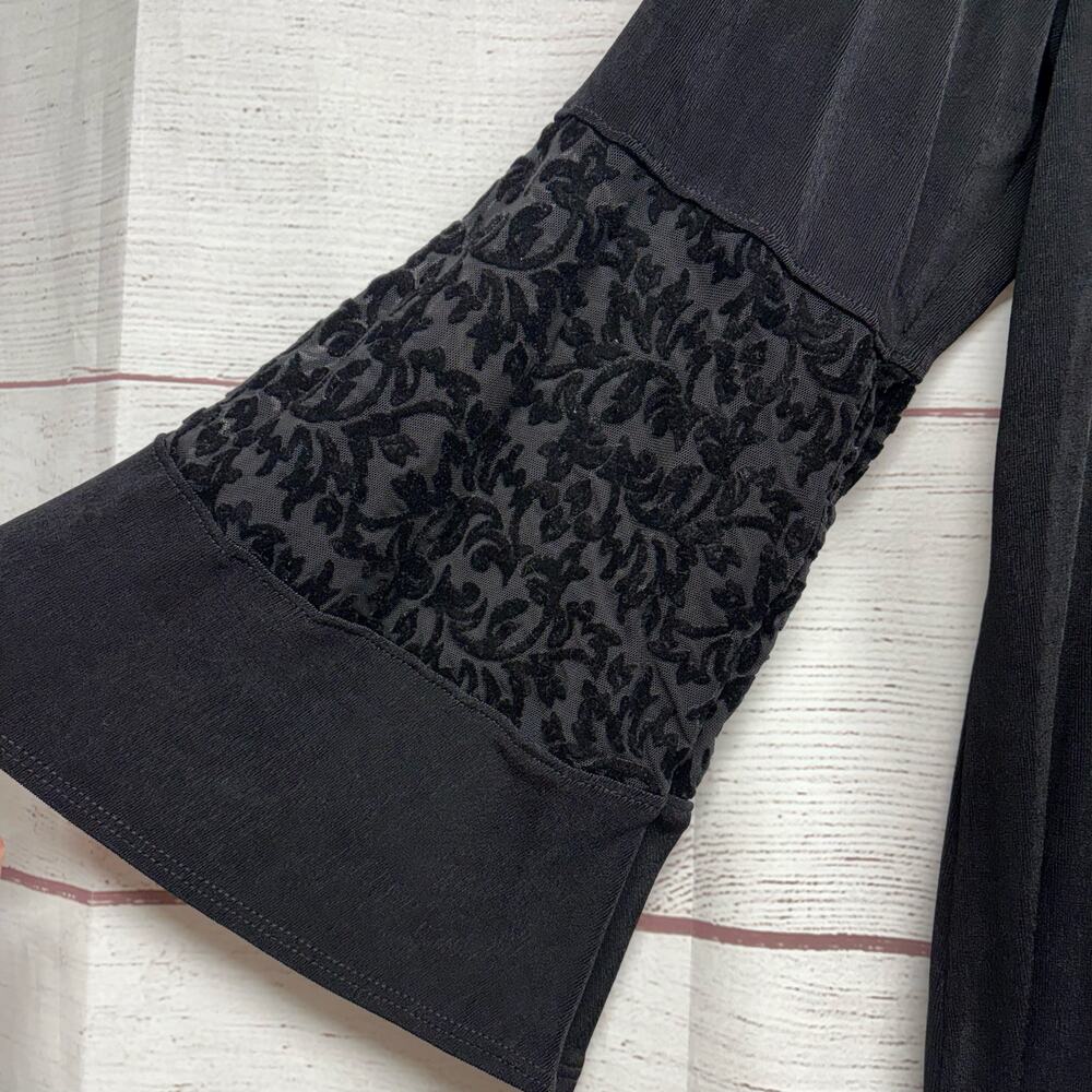 Chico’s Travelers Black Velvet Burnout Lace Bell Sleeve Top Blouse size 1 US M/8 - Picture 3 of 9